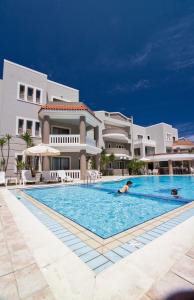 The swimming pool at or close to Stavroula Hotel Palace
