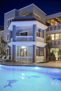 The swimming pool at or close to Stavroula Hotel Palace
