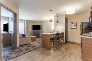 Ruang duduk di Candlewood Suites Ofallon, Il - St. Louis Area, an IHG Hotel