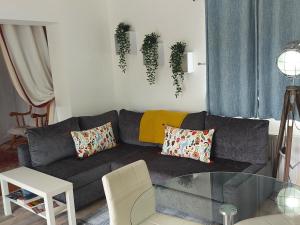 A seating area at Bunlin Heights Self Catering Studio