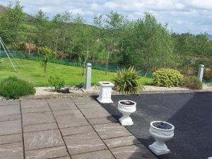 A garden outside Bunlin Heights Self Catering Studio