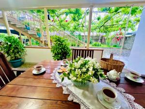 Balkoni atau teres di Home Inn-Guesthouse