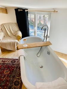 Savignac-les-OrmeauxにあるL'Olympique, Appartement 8 voyageurs avec parkingのギャラリーの写真 +31枚の写真