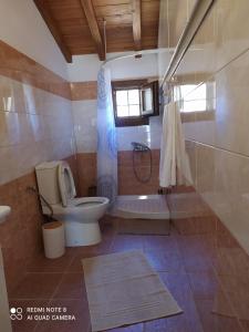 Kúpeľňa v ubytovaní LIMENARI COTTAGE