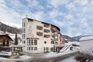 Afbeelding uit fotogalerij van Hotel Neue Burg in Nauders