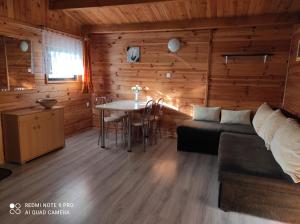 Posedenie v ubytovaní Domki letniskowe "DORCIA"