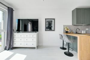 Una cocina o kitchenette en Targowa 10 London Studio