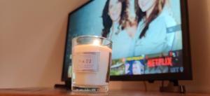 TV a/nebo společenská místnost v ubytování 'Neasa' Luxury Double Bedroom