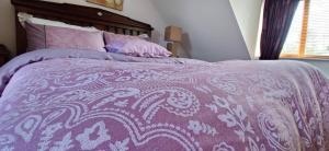Postel nebo postele na pokoji v ubytování 'Neasa' Luxury Double Bedroom