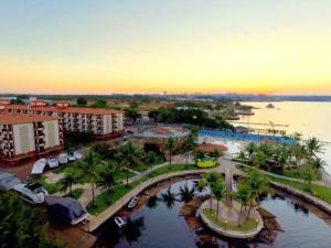 A bird's-eye view of Flat Lake Side cantinho café Lago Paranoá Brasília Df