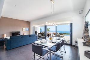 Posezení v ubytování Villa Irene - Dream Seaview - by Holiday Rentals Villamar