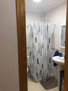 A bathroom at Magnificent Apartment Mar de Cristal, Pl Baja, Urb private, leisure and swim n01