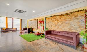 Χώρος καθιστικού στο Treebo Benaka Residency