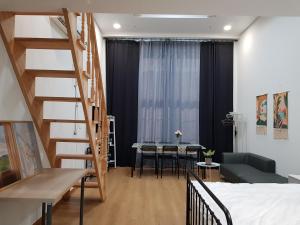 Galeriebild der Unterkunft Hongdae Residence - 1min from Hongik Uni station Exit #1 in Seoul