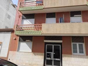 Το κτήριο όπου στεγάζεται  το διαμέρισμα