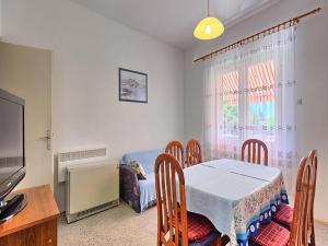 Μια τηλεόραση ή/και κέντρο ψυχαγωγίας στο Apartment Lucija