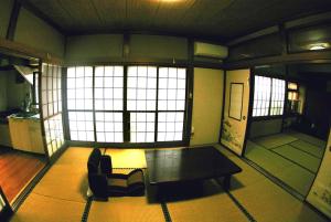 TV at/o entertainment center sa コウノトリの里の宿