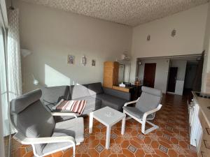 Posedenie v ubytovaní Apartments Bahia Dorada
