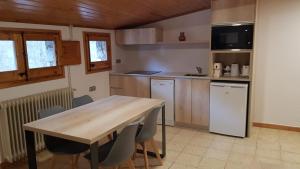 Kuchyň nebo kuchyňský kout v ubytování Hostal La Cabanya