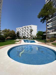 Galeriebild der Unterkunft Apartamento DIORAMA D con impresionante vista, piscina y parking in Benalmádena