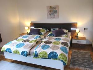 Ein Bett oder Betten in einem Zimmer der Unterkunft Ferienhaus am Waginger See