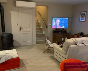 Telewizja i/lub zestaw kina domowego w obiekcie Proche Saint Rémy de Provence