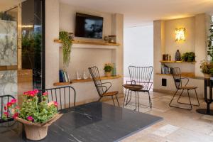 TV a/nebo společenská místnost v ubytování The Arbel Tel Aviv