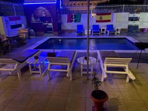 Luxor Oasis Guest House tesisinde veya buraya yakın yüzme havuzu