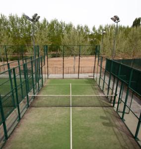 Tenis a/nebo squash v ubytování La Villa del Pantano nebo okolí