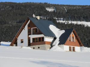 Nespecifikovaný výhled na hory nebo výhled na hory při pohledu z apartmánu