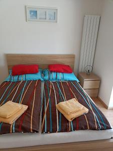 Postel nebo postele na pokoji v ubytování Ubytování U Vrbičky - blízko Prahy