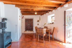 Area soggiorno di Charming Bohemian house in Perast