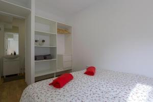 Uma cama ou camas num quarto em GuestReady - Agra Traditional House 1