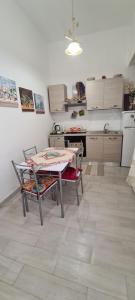 Η κουζίνα ή μικρή κουζίνα στο CASA SiSSi