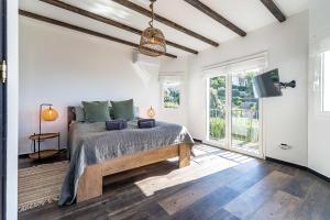 Posteľ alebo postele v izbe v ubytovaní 64-Luxury Villa with Jacuzzi & Pool in Mijas!