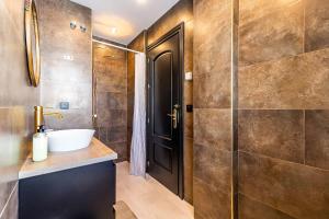 Kúpeľňa v ubytovaní 64-Luxury Villa with Jacuzzi & Pool in Mijas!