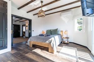 Posteľ alebo postele v izbe v ubytovaní 64-Luxury Villa with Jacuzzi & Pool in Mijas!