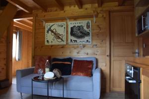 Ruang duduk di Chalet L'Armoy