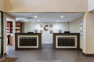 Ο χώρος του λόμπι ή της ρεσεψιόν στο Comfort Suites Columbus State University Area +36 φωτογραφίες