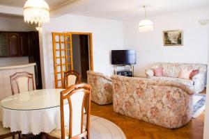 Posezení v ubytování Comfortable and beautiful apartment