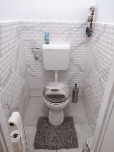 Kúpeľňa v ubytovaní Sára Apartman Nyíregyháza