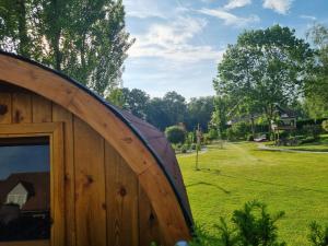 Fotografia z galérie ubytovania Schlaffass im Traumgarten v destinácii Sankt Veit am Vogau