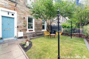 Gallery image of Cozy with Character Cochrane Cottage at Leith Links Park in Edinburgh