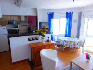 A kitchen or kitchenette at GMID IMMO A226 Moli de Vent 1