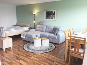 Posezení v ubytování Schöne Wohnung in ruhiger Lage mit Garten.