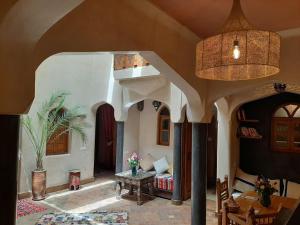 Posezení v ubytování Riad Sabah