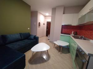Kuchyň nebo kuchyňský kout v ubytování Lungomare Beach Apartments + 20 fotografií