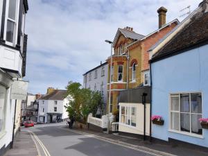 Gallery image of Pebbles in Lyme Regis