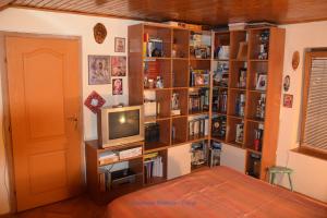 Knihovna v apartmánu