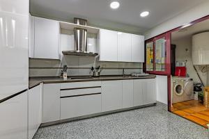 Küche/Küchenzeile in der Unterkunft Marina Luxury Apartment